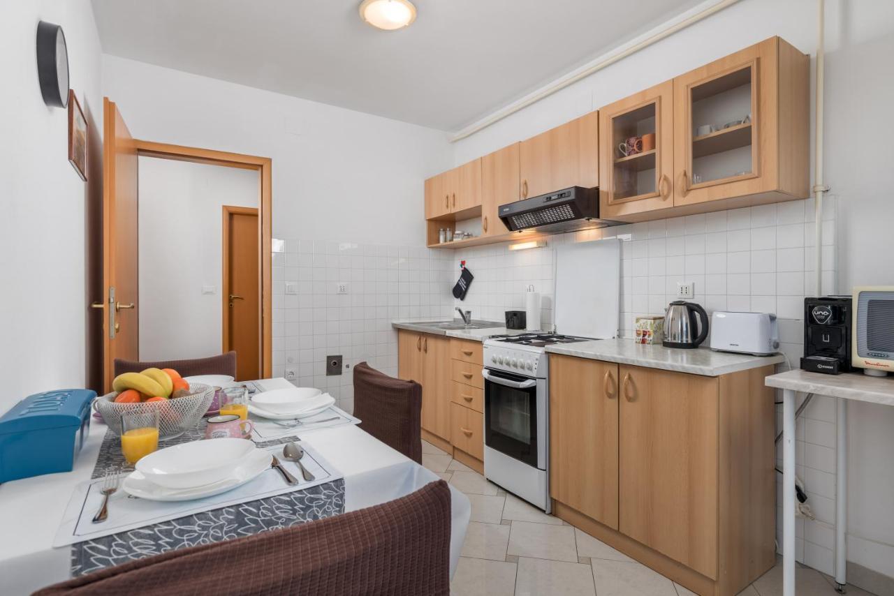 Apartman Iris 2 -Rijeka Apartment Exterior photo