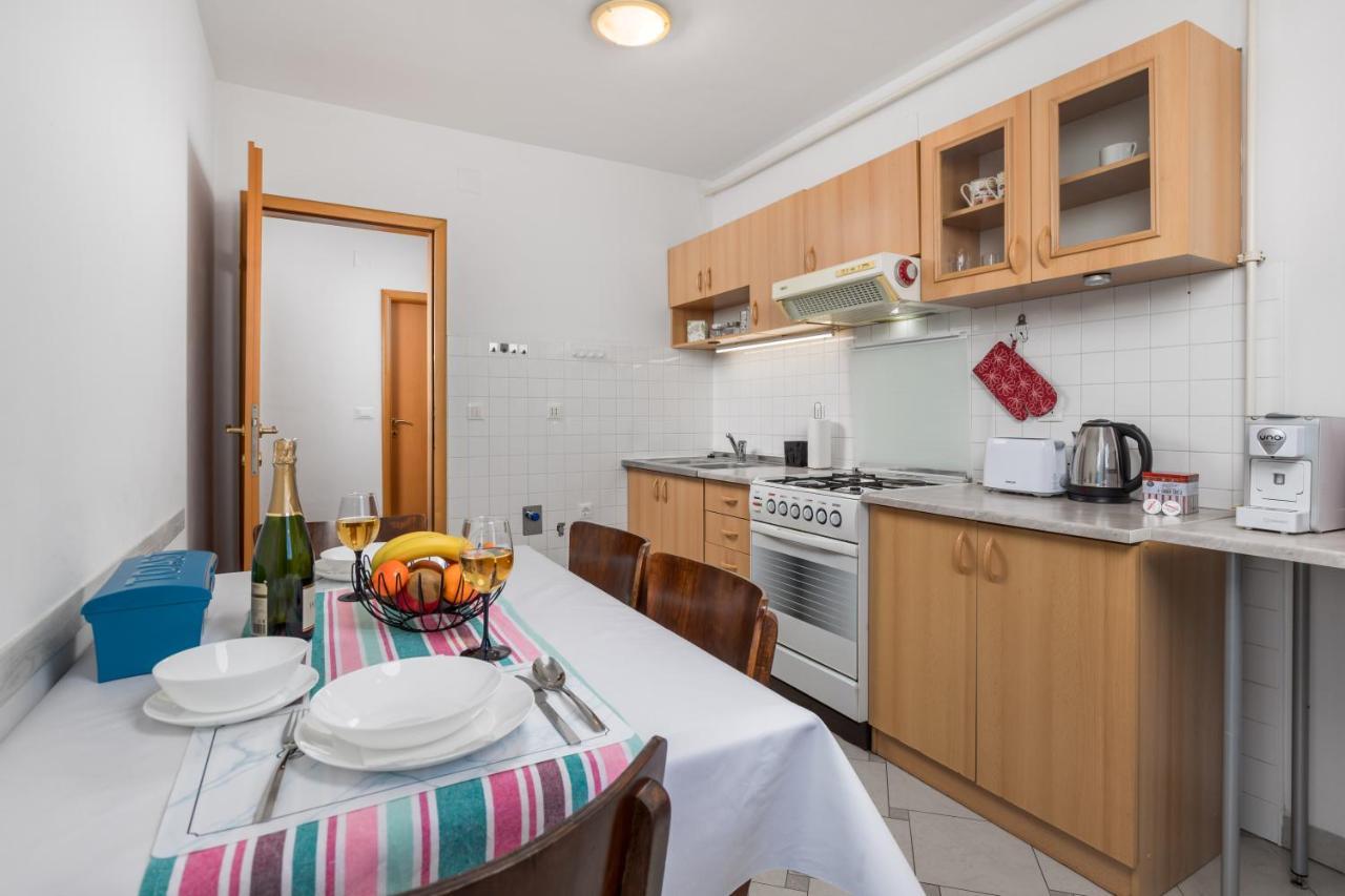 Apartman Iris 2 -Rijeka Apartment Exterior photo